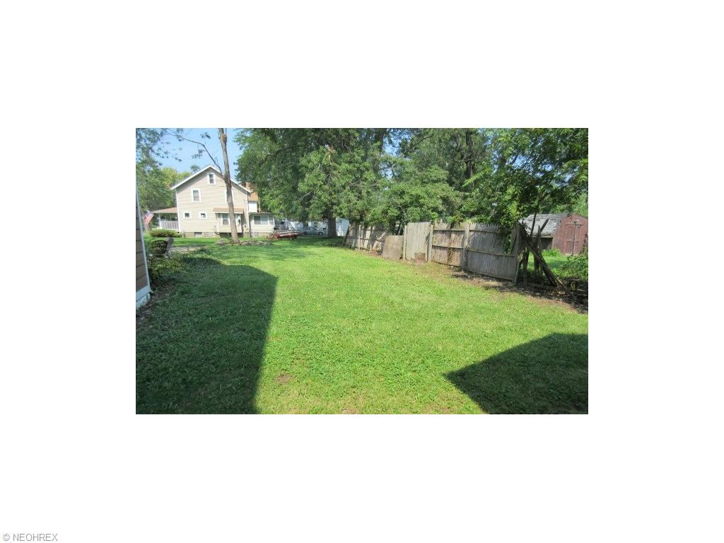 711 East St, Lorain, OH 44052 photo 2
