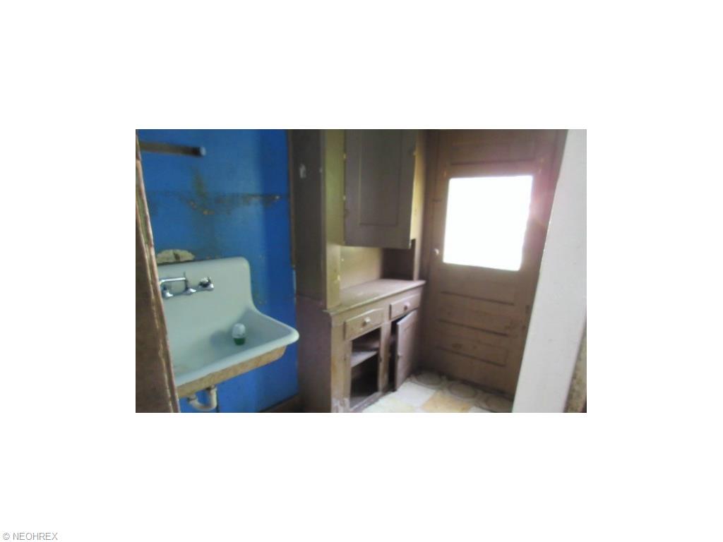711 East St, Lorain, OH 44052 photo 7