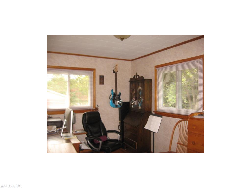 2040 Lakeview Dr, Akron, OH 44333 photo 8