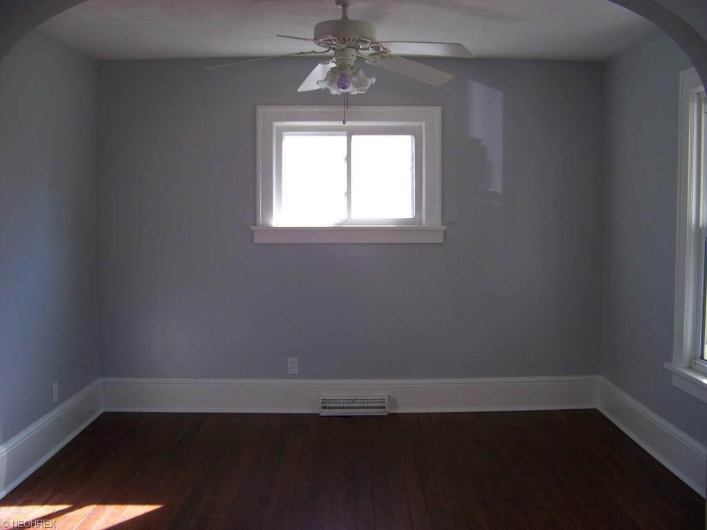 1841 E 34th St, Lorain, OH 44055 photo 3