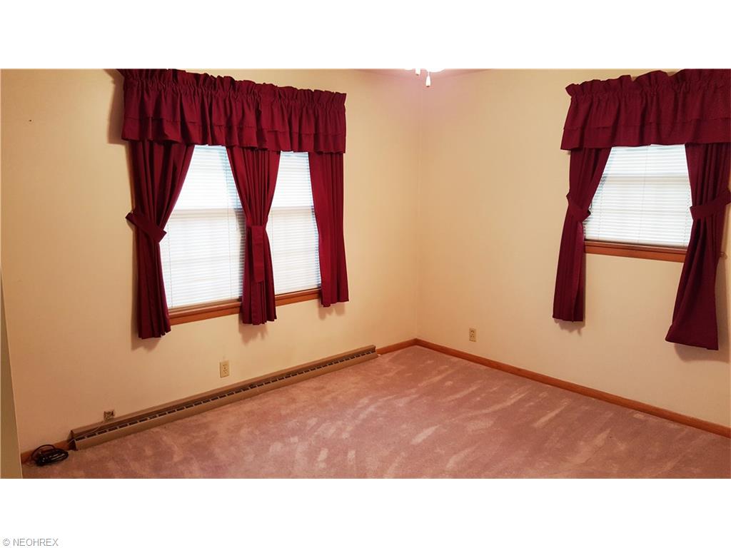 929 5th St, Struthers, OH 44471 photo 7
