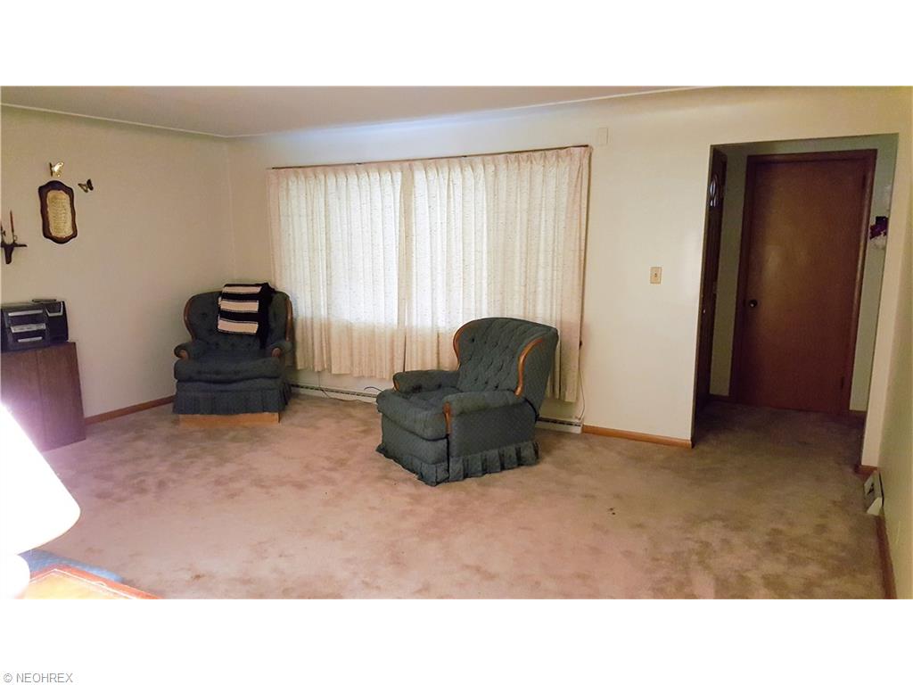 929 5th St, Struthers, OH 44471 photo 3