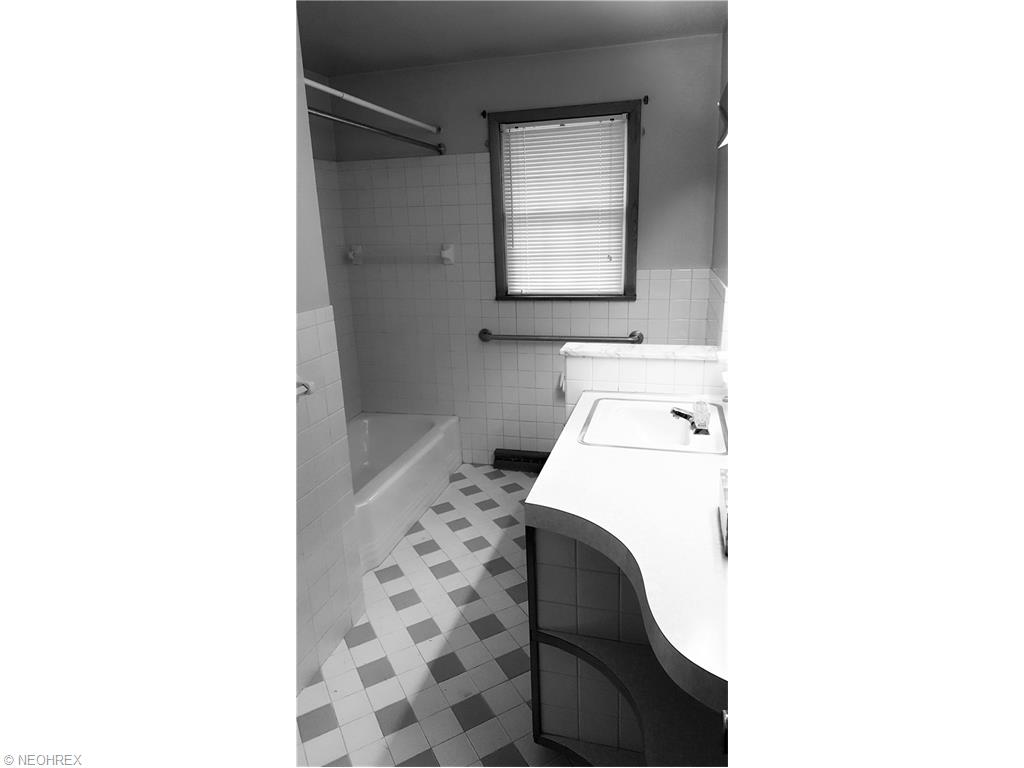 929 5th St, Struthers, OH 44471 photo 9