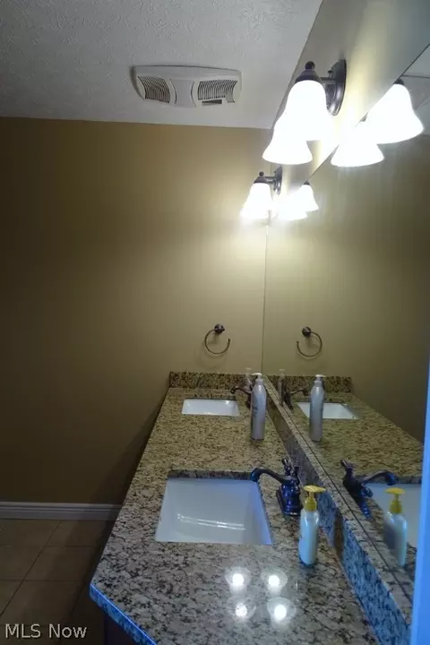 7530 Semra Cir, Parma, OH 44130 photo 14