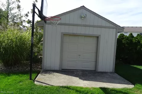 7530 Semra Cir, Parma, OH 44130 photo 25