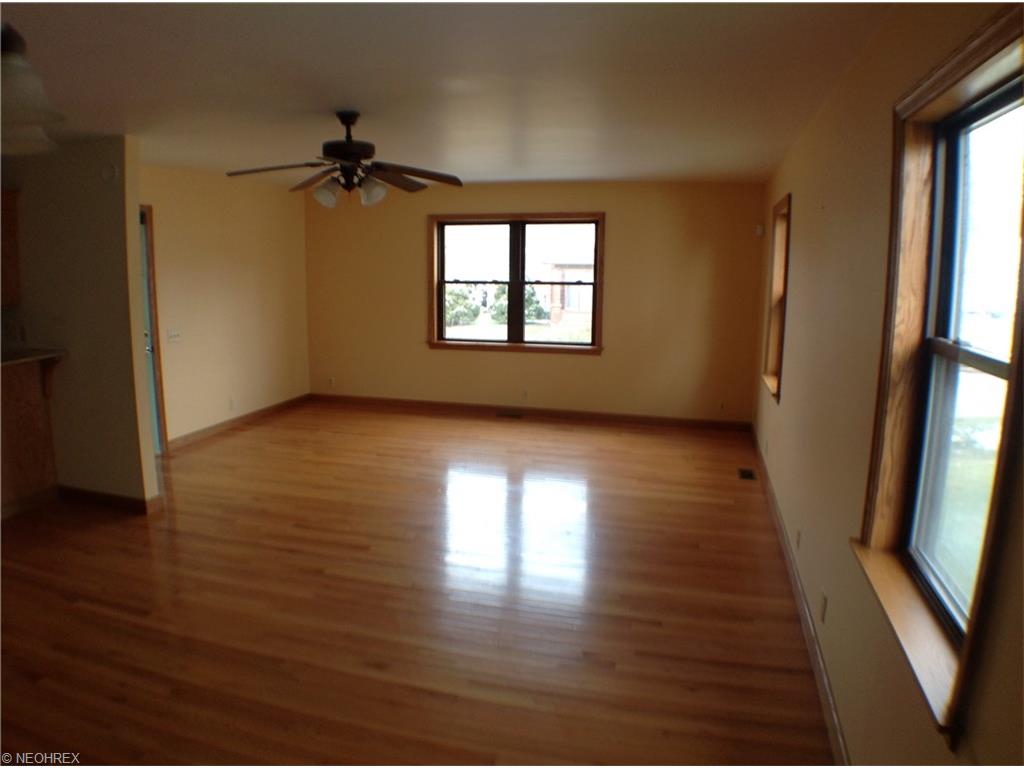 214 W Main St, Junction City, OH 43748 photo 5