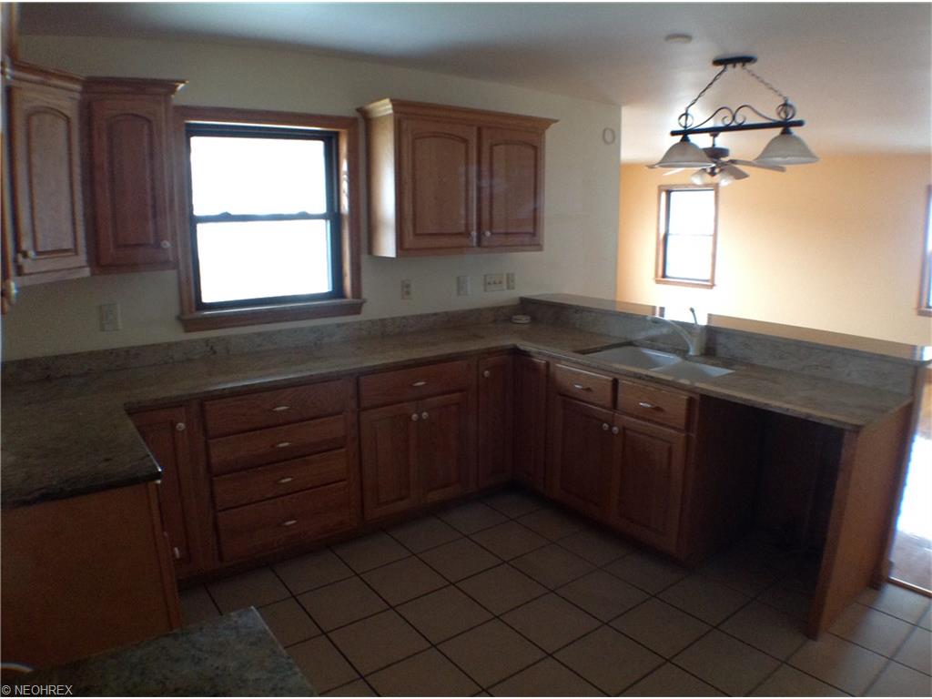 214 W Main St, Junction City, OH 43748 photo 8