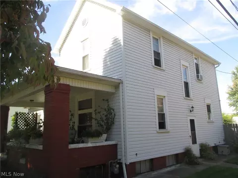 609 E 3rd St, Dover, OH 44622 photo 6