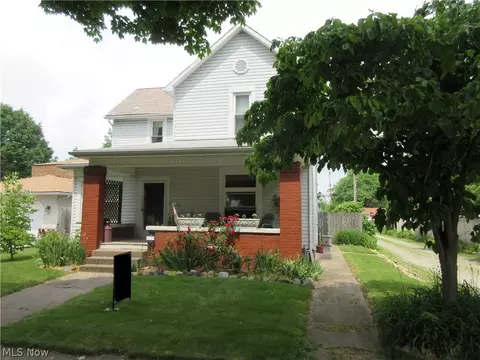 609 E 3rd St, Dover, OH 44622 photo 2