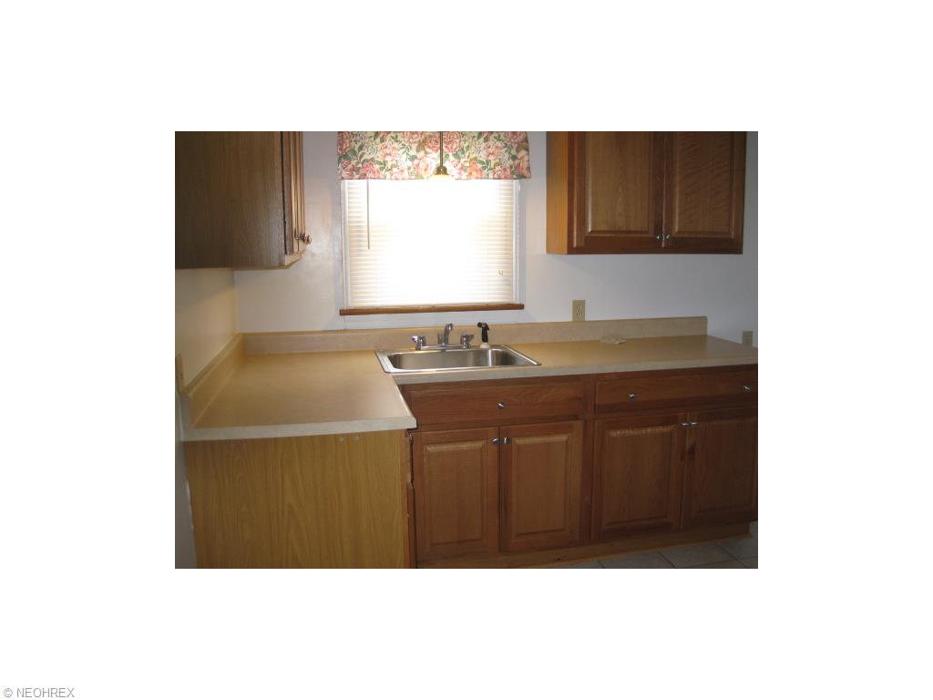 196 Maple Dr, Boardman, OH 44512 photo 4