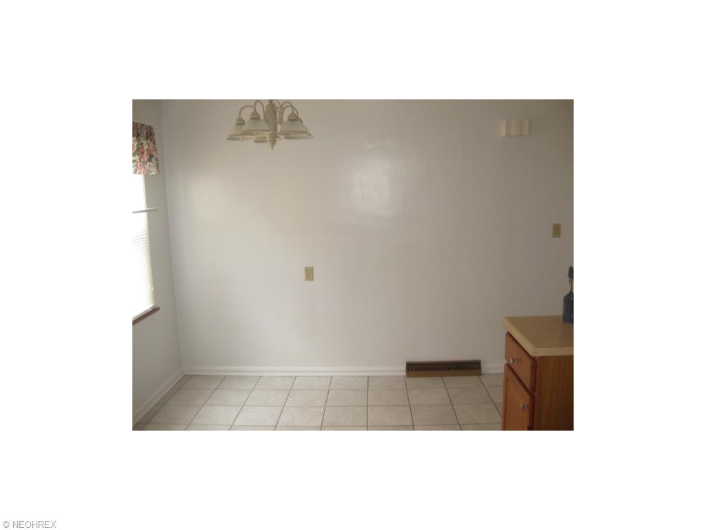 196 Maple Dr, Boardman, OH 44512 photo 5