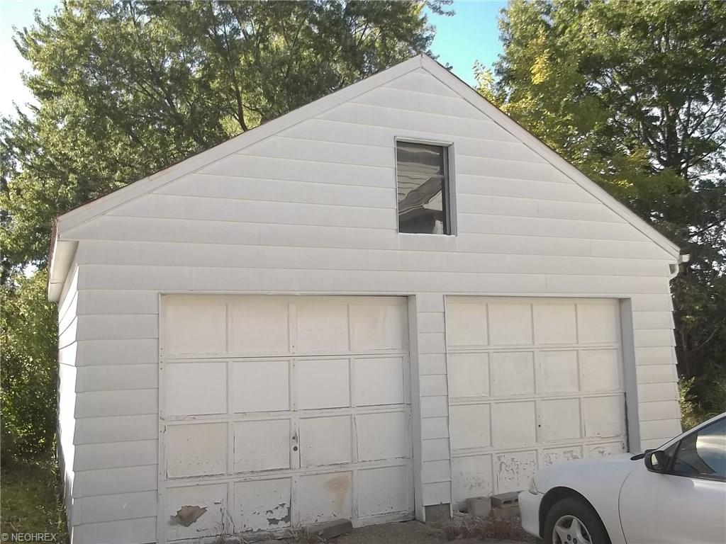 862 E 212 St, Euclid, OH 44119 photo 2
