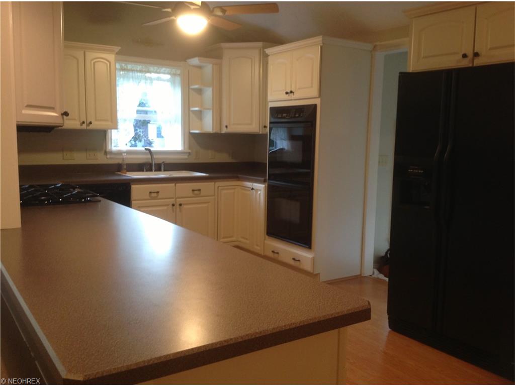 200 Fullerton Rd, Elyria, OH 44035 photo 9