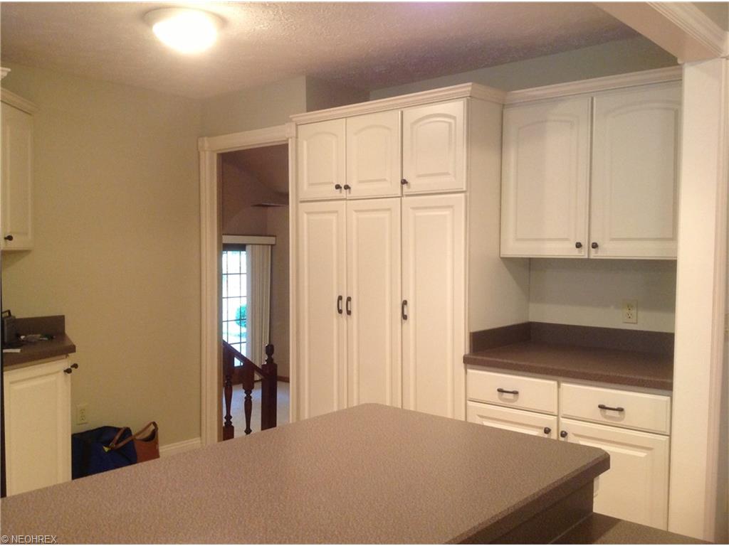 200 Fullerton Rd, Elyria, OH 44035 photo 8