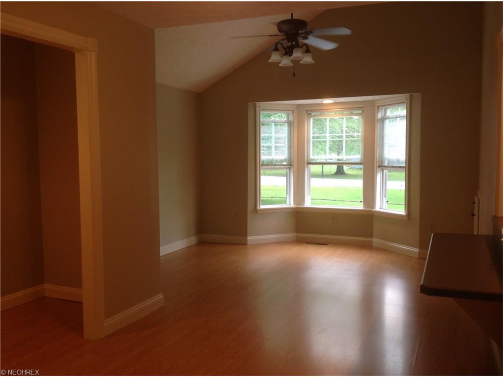200 Fullerton Rd, Elyria, OH 44035 photo 6