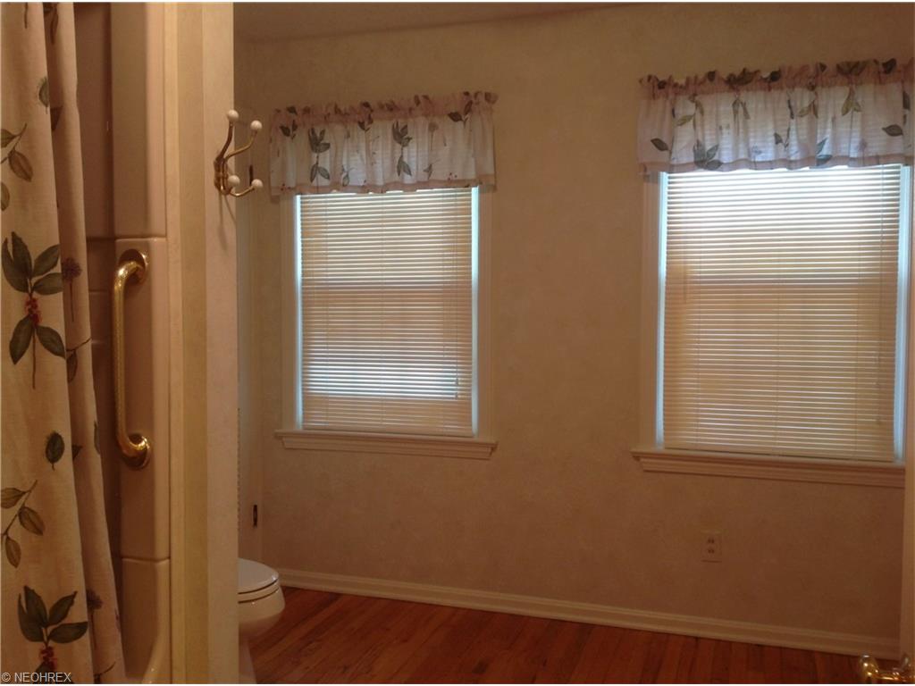 200 Fullerton Rd, Elyria, OH 44035 photo 17