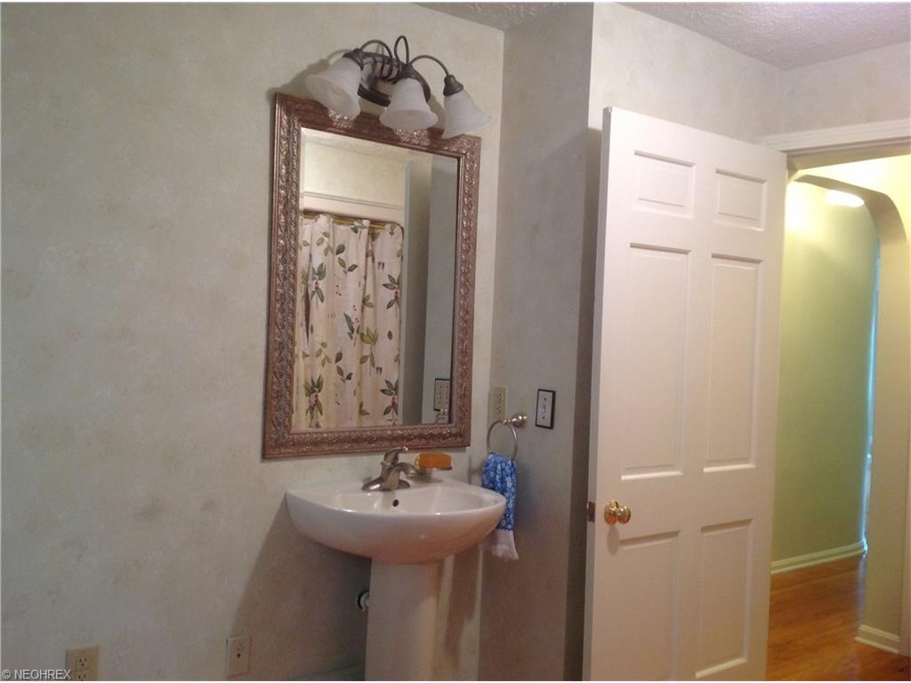200 Fullerton Rd, Elyria, OH 44035 photo 18