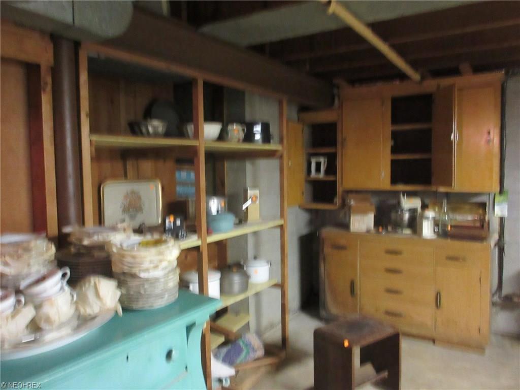 6911 Ackley Rd, Parma, OH 44129 photo 18