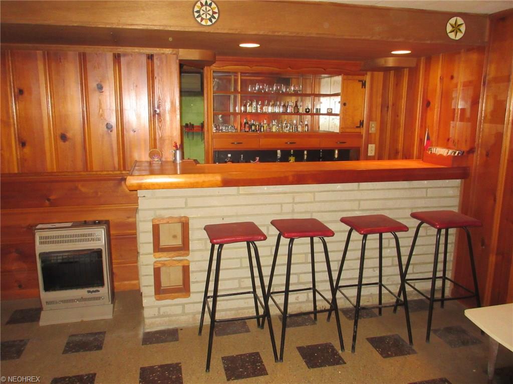6911 Ackley Rd, Parma, OH 44129 photo 13