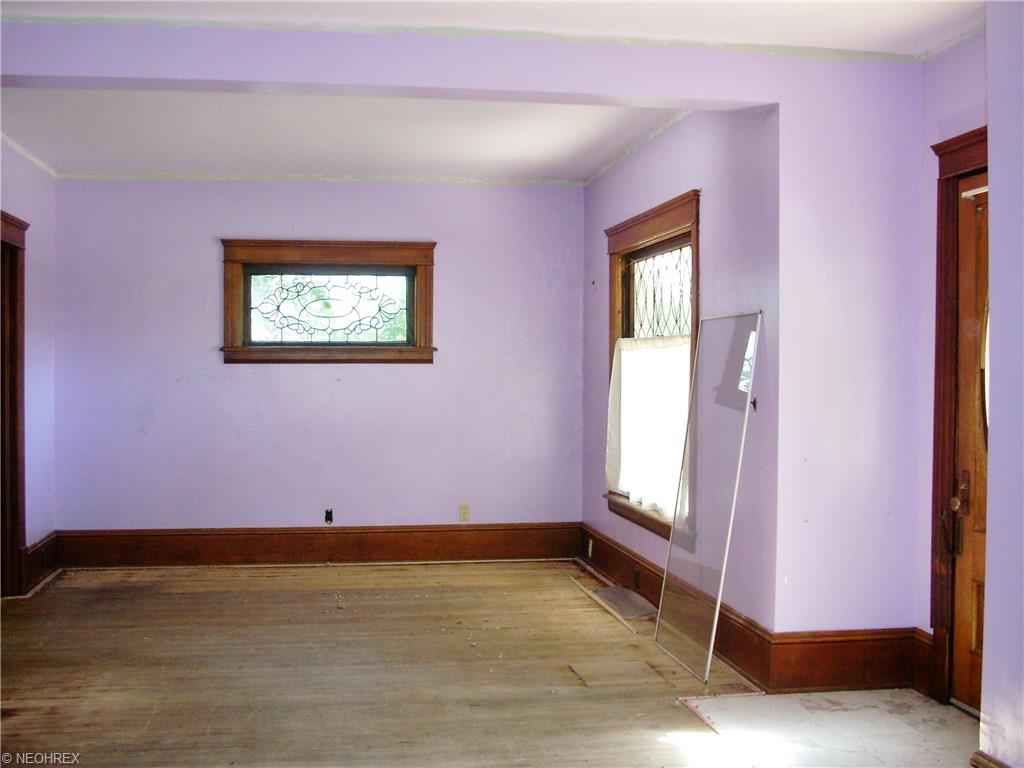 575 E Main St, Geneva, OH 44041 photo 5