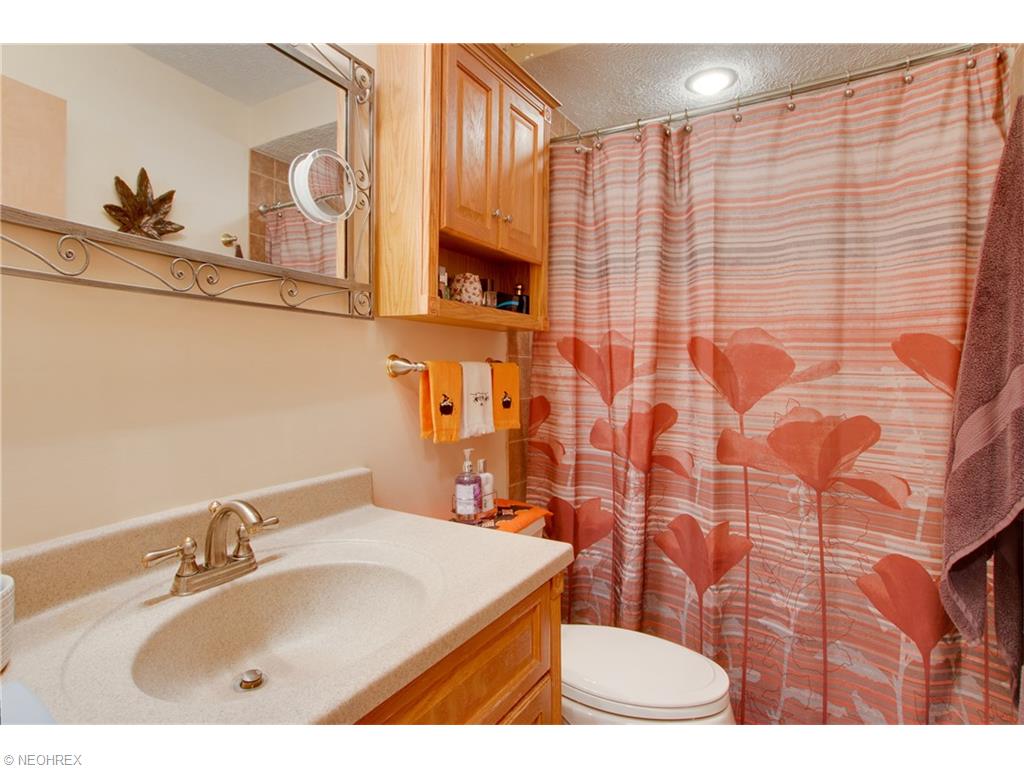 31400 Daniel Dr, Willowick, OH 44095 photo 6