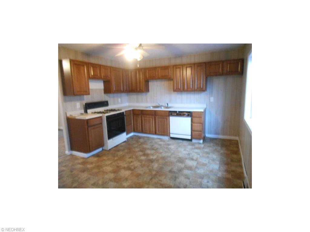 2139 G St, Lorain, OH 44052 photo 10