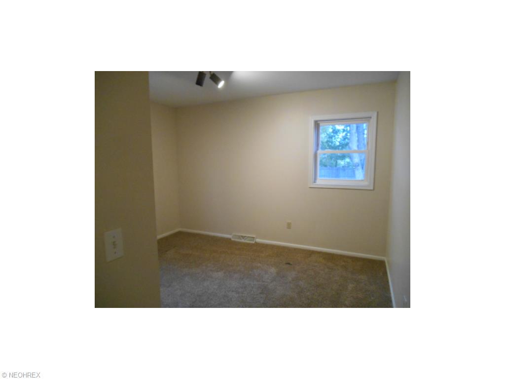 2139 G St, Lorain, OH 44052 photo 6