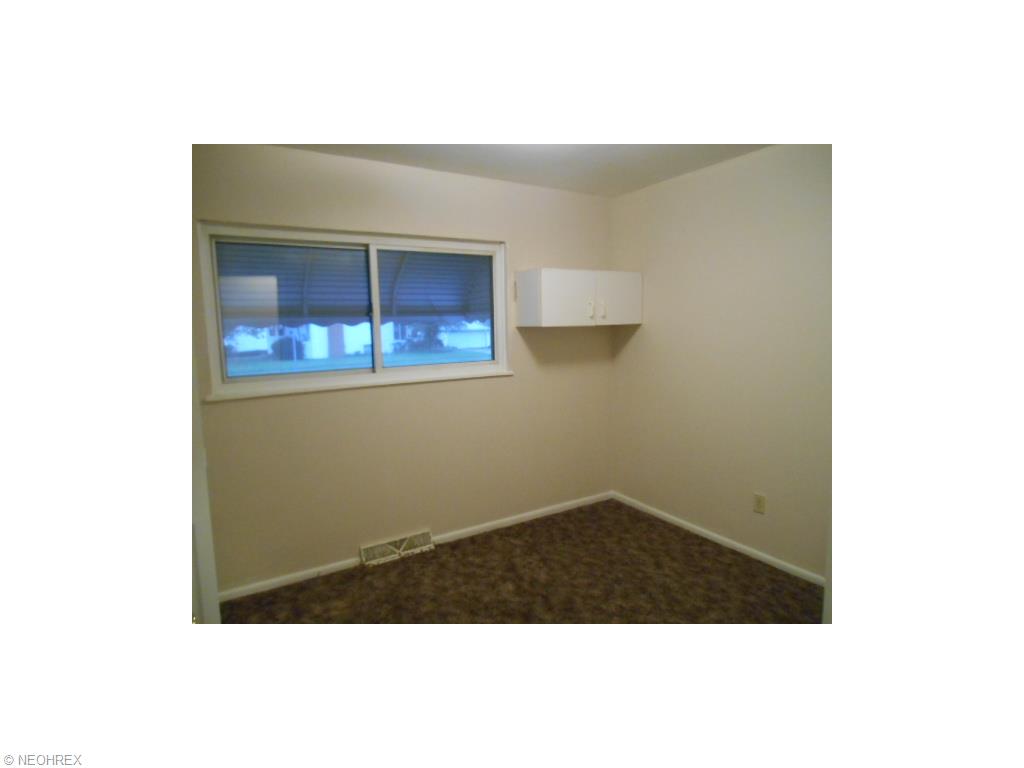 2139 G St, Lorain, OH 44052 photo 4