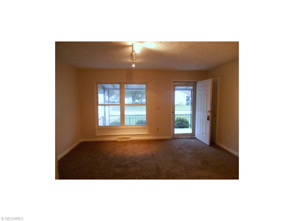 2139 G St, Lorain, OH 44052 photo 8