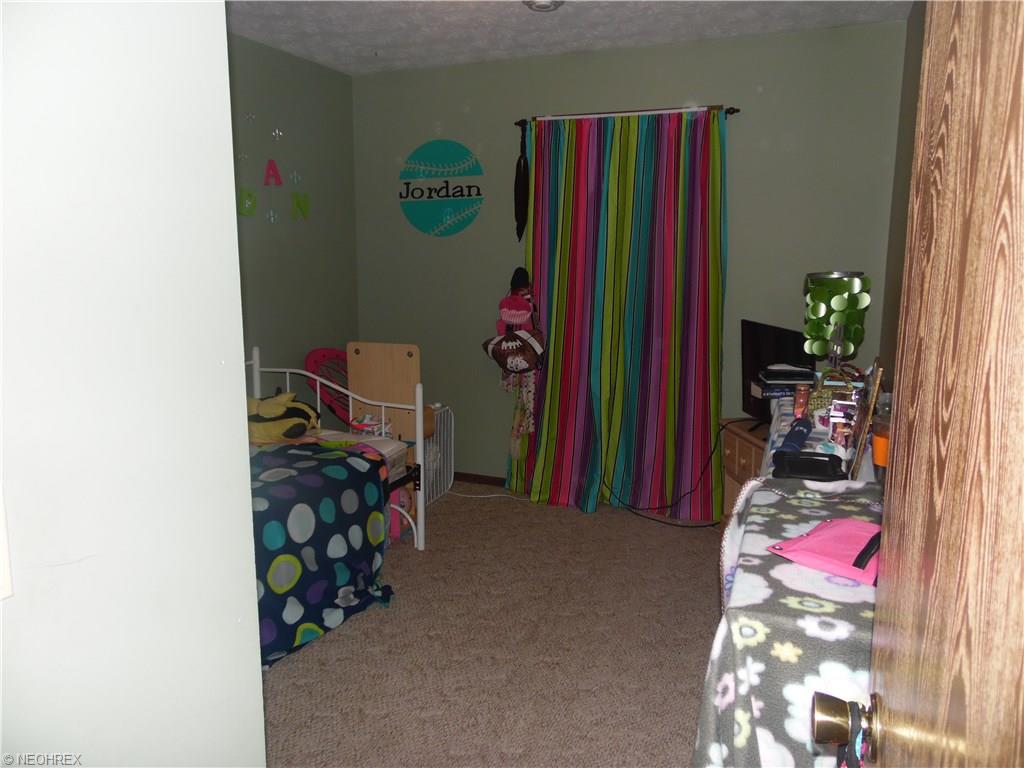 335 Longford Ave, Elyria, OH 44035 photo 9
