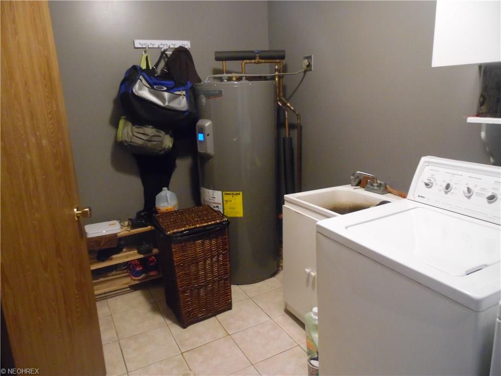 335 Longford Ave, Elyria, OH 44035 photo 10