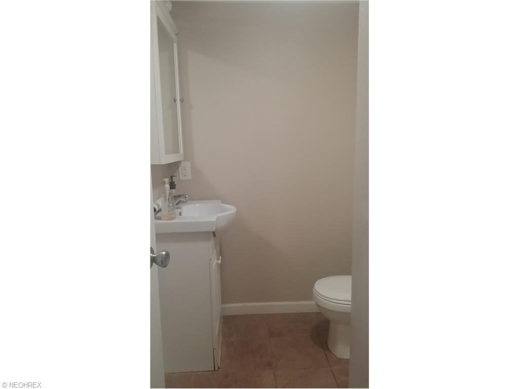 14409 Kennerdown Ave, Maple Heights, OH 44137 photo 16