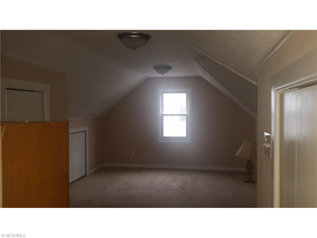 14409 Kennerdown Ave, Maple Heights, OH 44137 photo 13