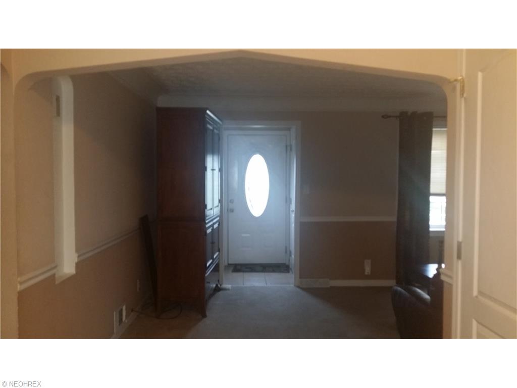 14409 Kennerdown Ave, Maple Heights, OH 44137 photo 9