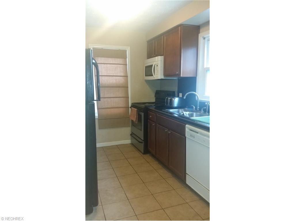 14409 Kennerdown Ave, Maple Heights, OH 44137 photo 7