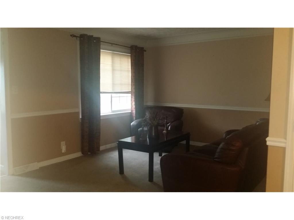 14409 Kennerdown Ave, Maple Heights, OH 44137 photo 10