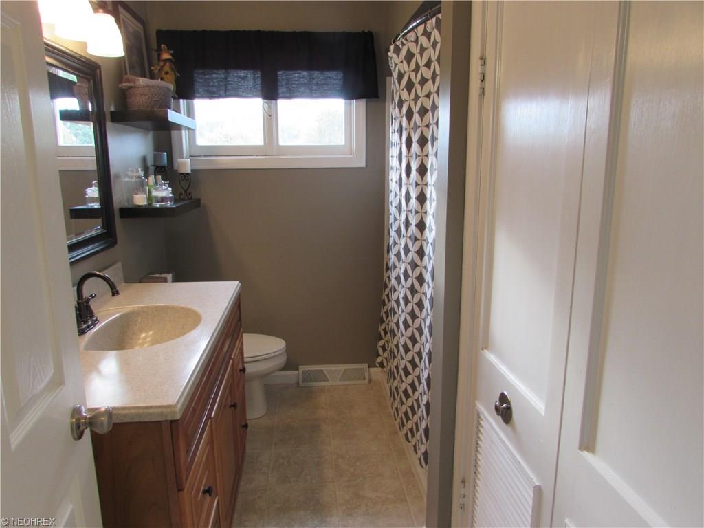 1225 E 2nd St, Dover, OH 44622 photo 14