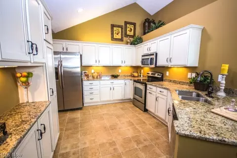 4008 Coventry Ln, Huron, OH 44839 photo 7