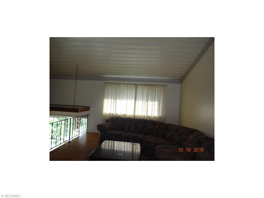710 Beechview Dr, Akron, OH 44305 photo 6