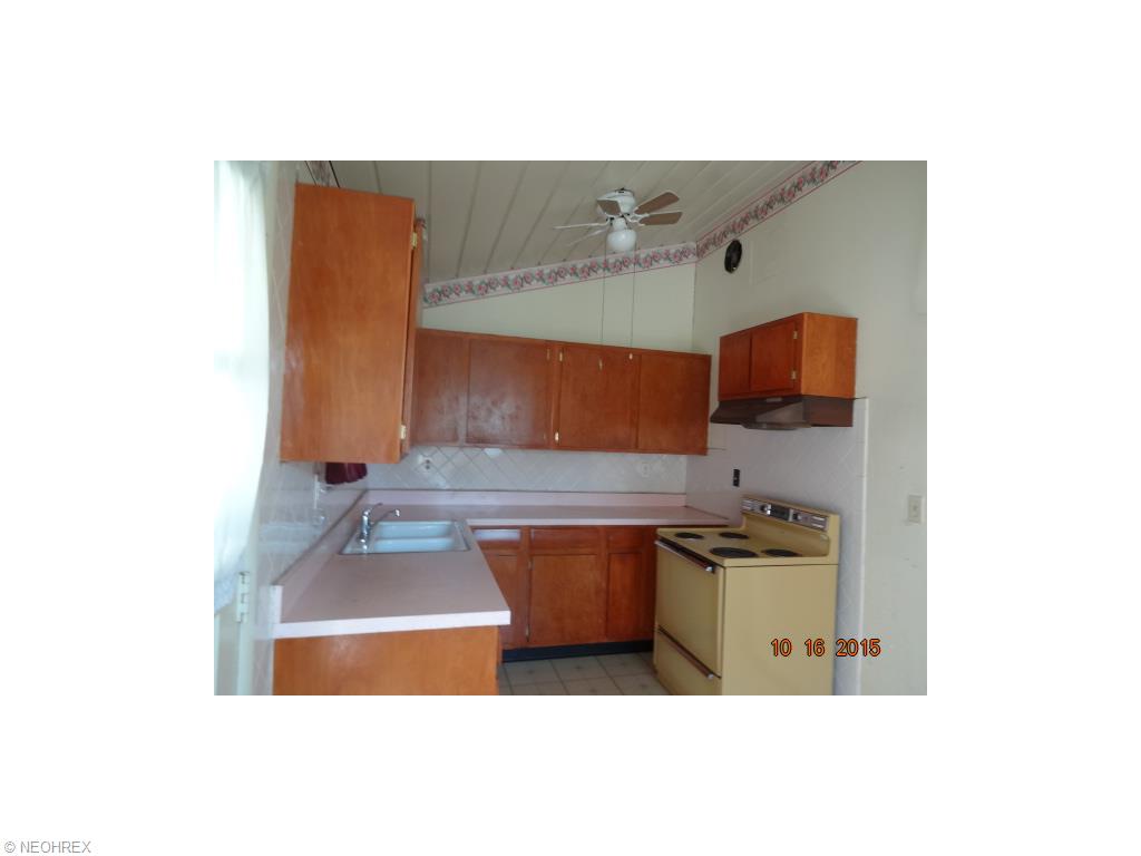 710 Beechview Dr, Akron, OH 44305 photo 5