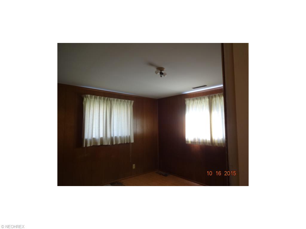 710 Beechview Dr, Akron, OH 44305 photo 12
