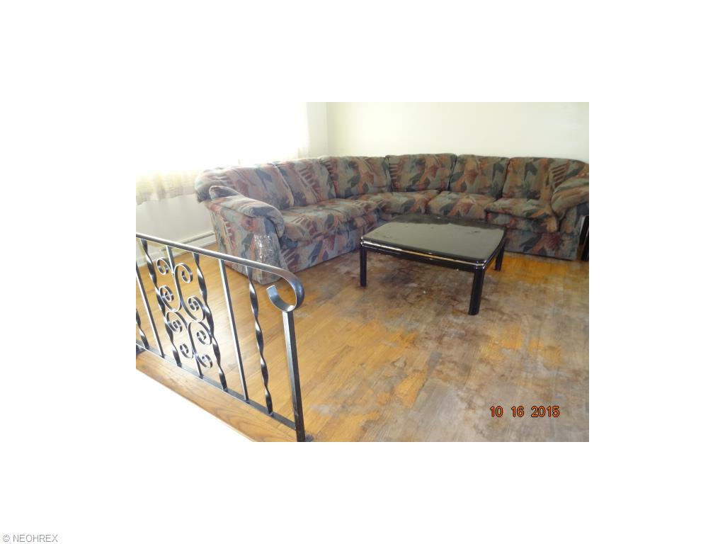 710 Beechview Dr, Akron, OH 44305 photo 9