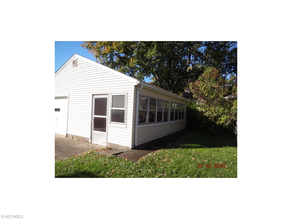 710 Beechview Dr, Akron, OH 44305 photo 3