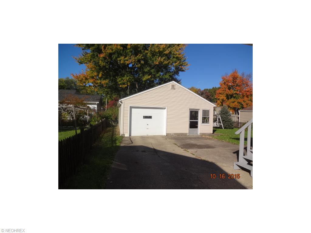 710 Beechview Dr, Akron, OH 44305 photo 2