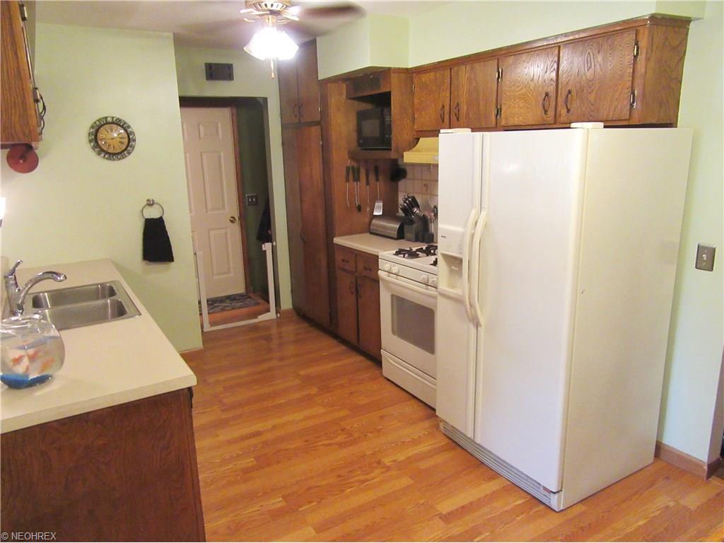 400 Longfellow St, Elyria, OH 44035 photo 7