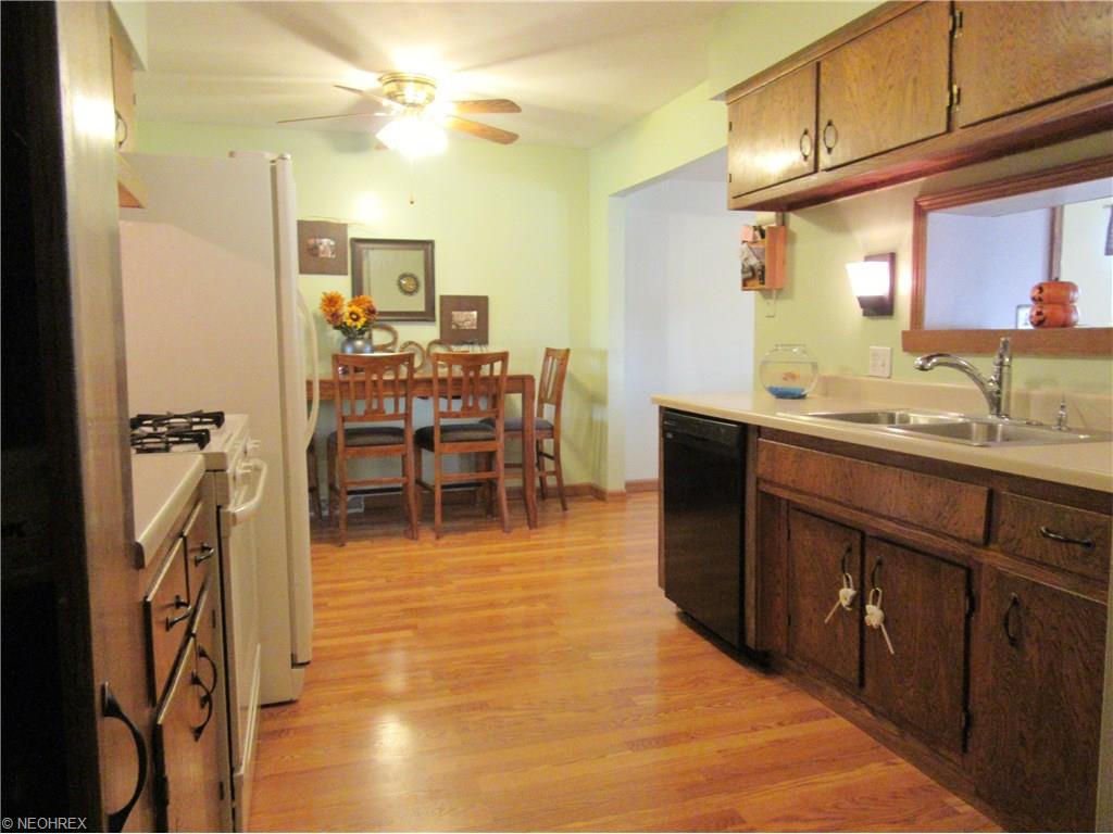 400 Longfellow St, Elyria, OH 44035 photo 6