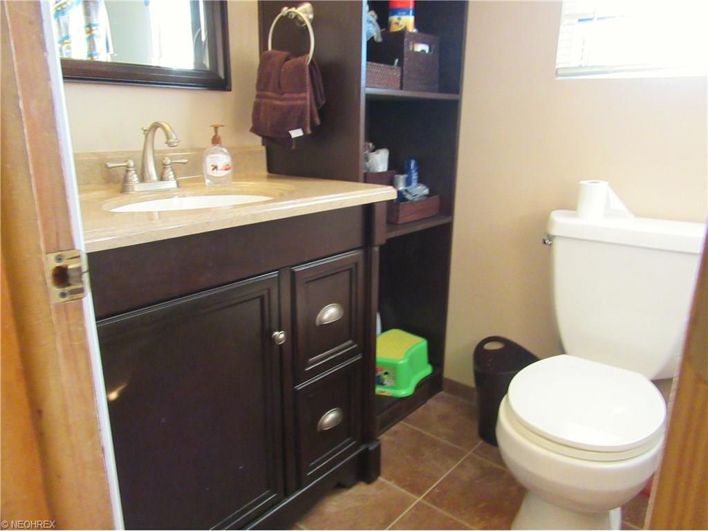 400 Longfellow St, Elyria, OH 44035 photo 13