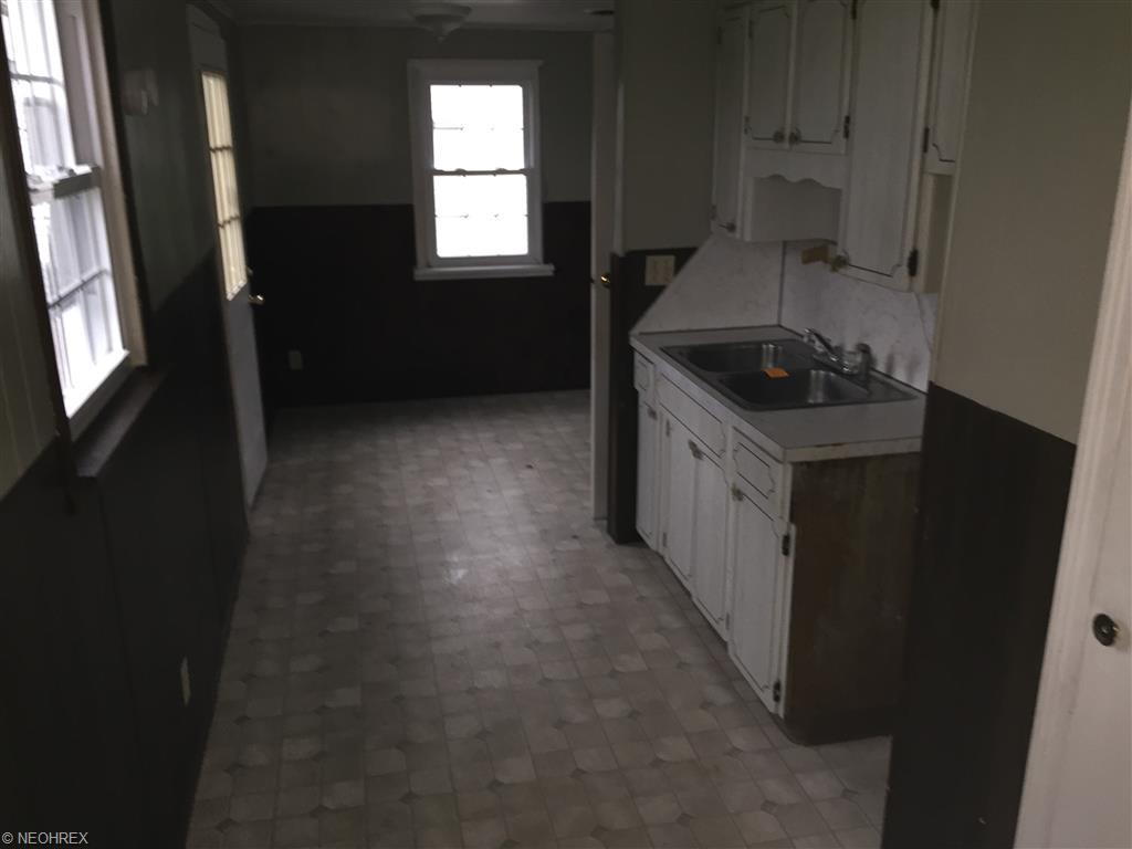 51 E Schultz St, Dalton, OH 44618 photo 6