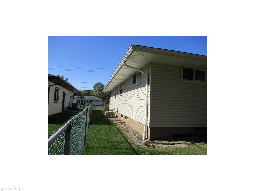 7337 Ward Rd, Parma, OH 44134 photo 2