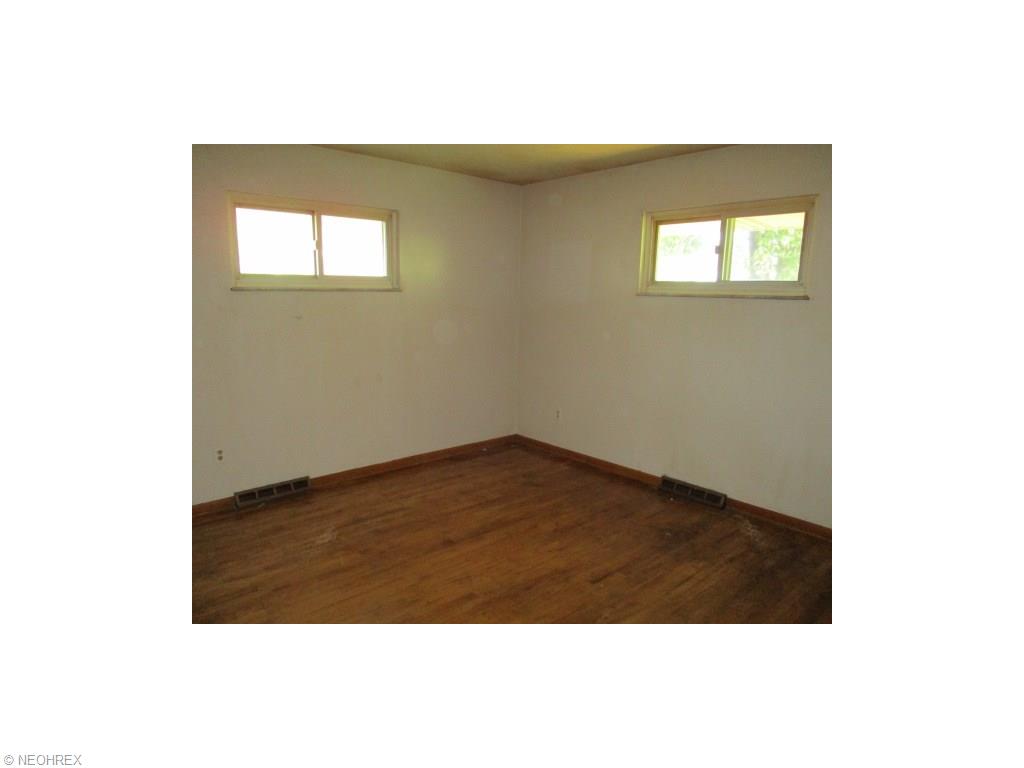 7337 Ward Rd, Parma, OH 44134 photo 14